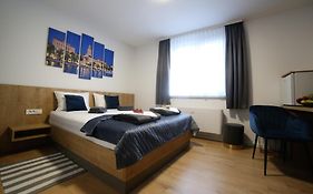 Roomsb